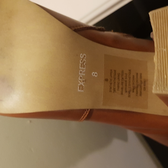 Express Boots - Picture 4 of 6